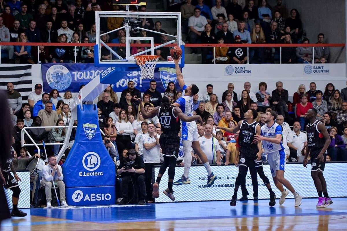 Saint-Quentin remporte le derby, Champagne Basket arrache la victoire à Évreux