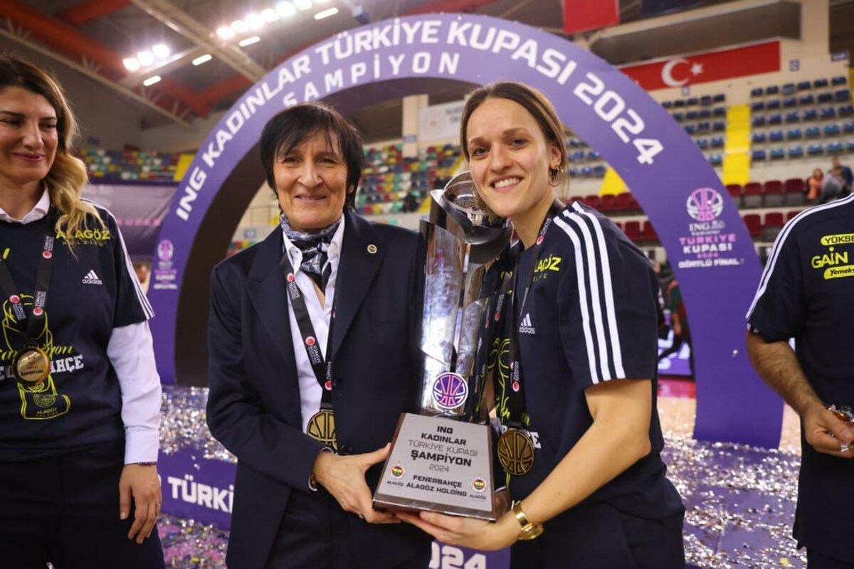 Et de deux trophées pour Valérie Garnier, vainqueur de la Coupe de Turquie avec Fenerbahçe