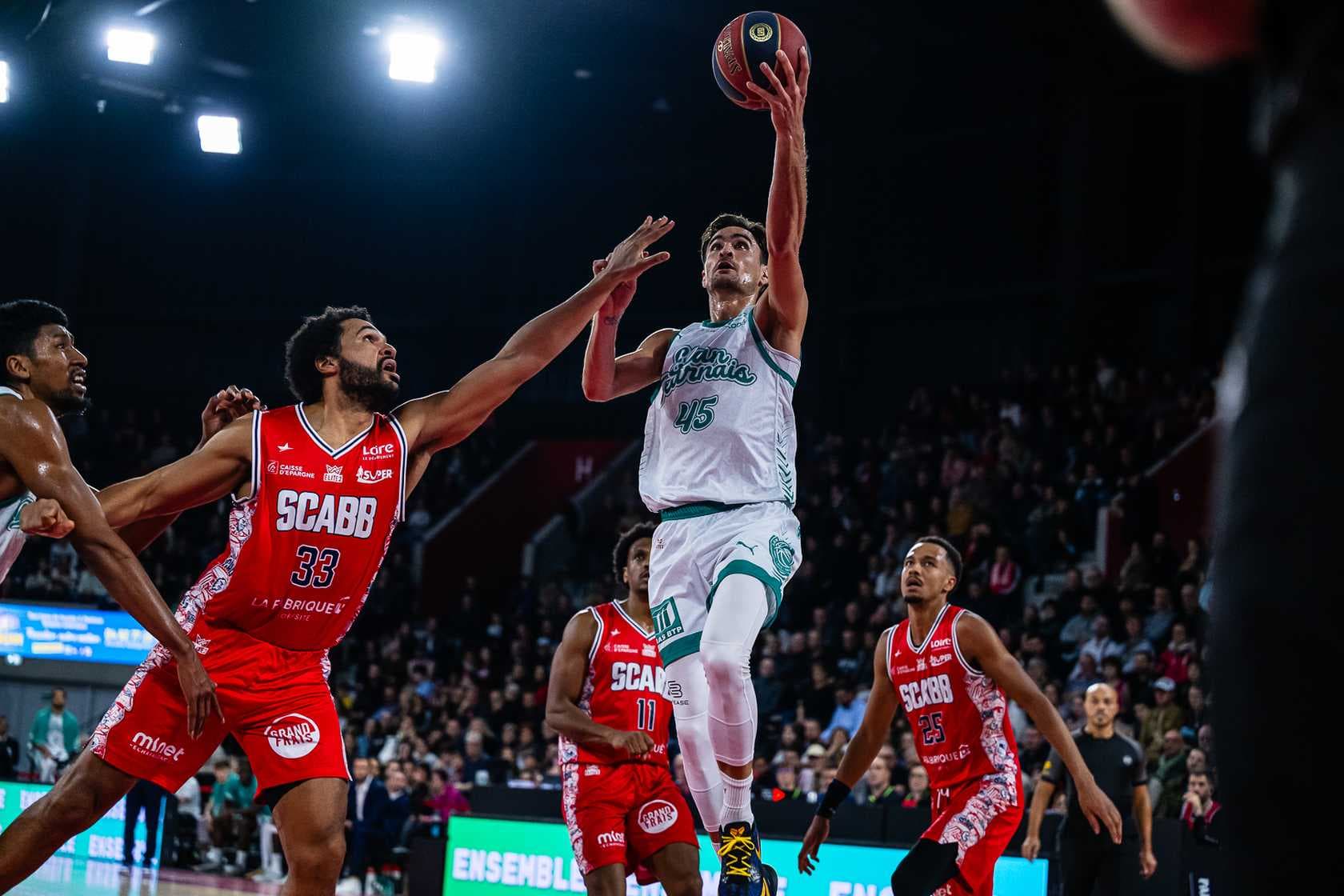 Sur un buzzer-beater d’un Thomas Cornely irrésistible, l’Élan Béarnais bat Denain