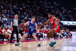 Kyle Mangas, ici avec Roanne, a signé pour les Charlotte Hornets