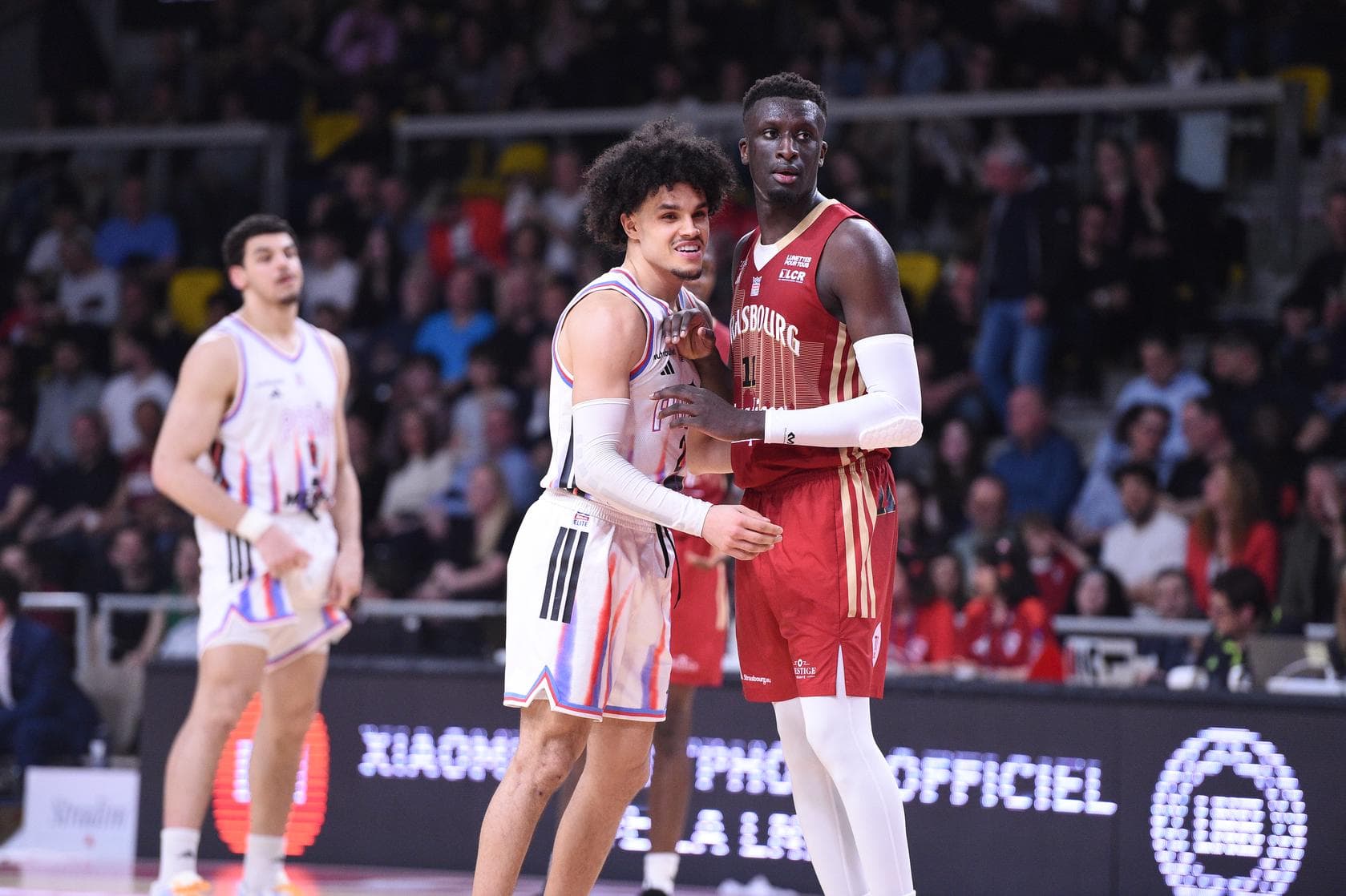 Encore porté par le Strasbourgeois Nadir Hifi, Paris fait tomber la SIG et conforte sa place sur le podium !