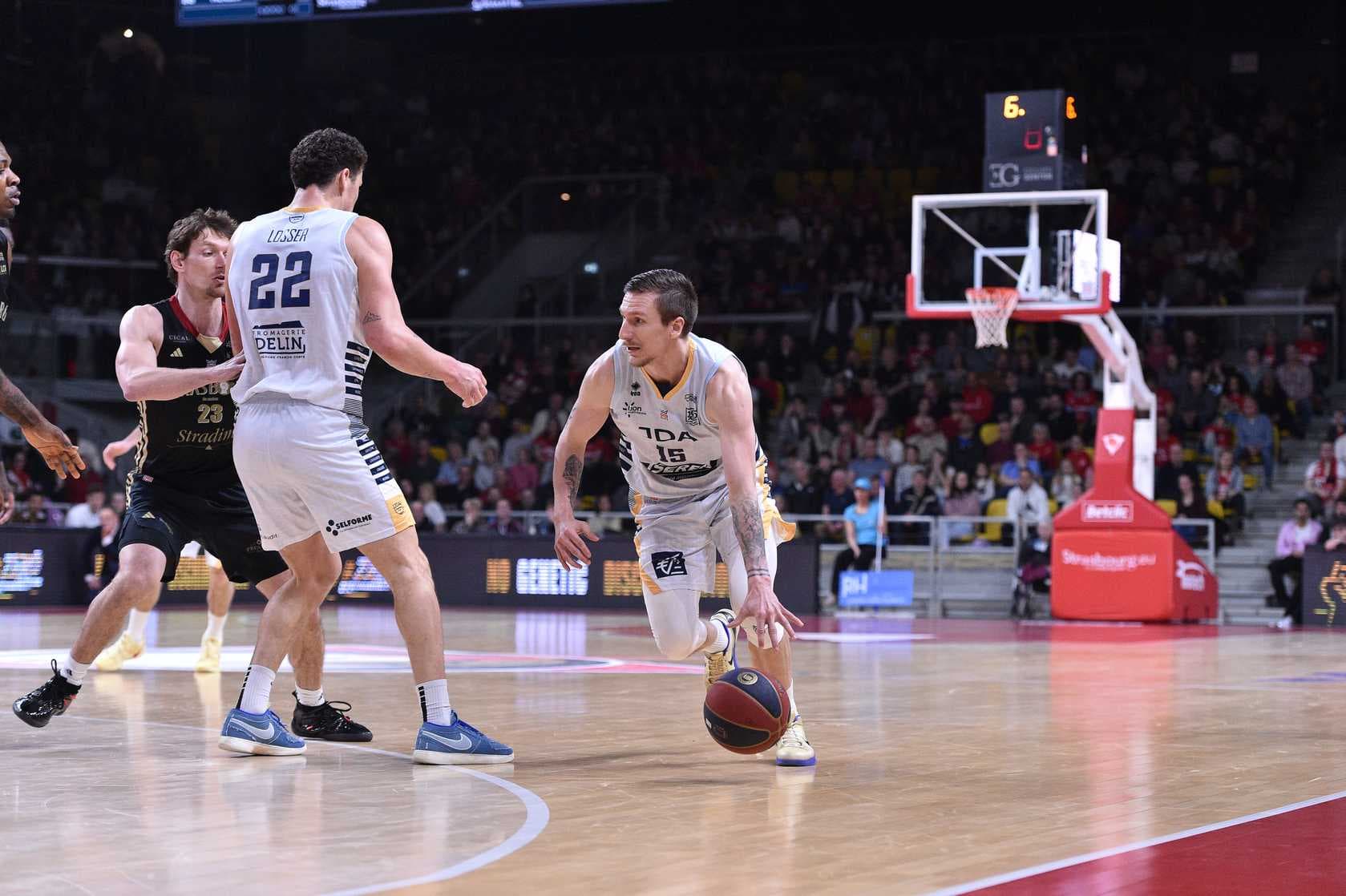 Jānis Gailītis très critique envers William Pfister et Jean-Baptiste Maille après la défaite de la SIG contre Dijon