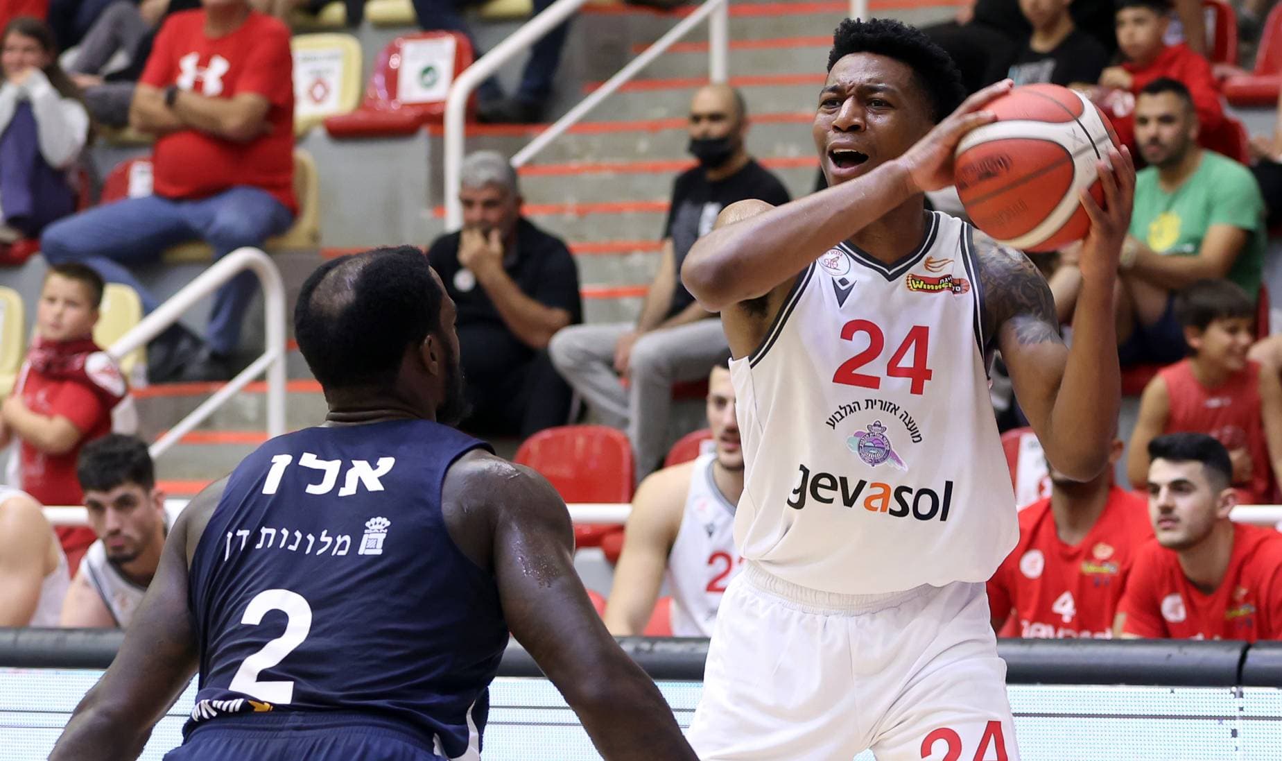 Jaime Smith out, Blois appelle Tyus Battle