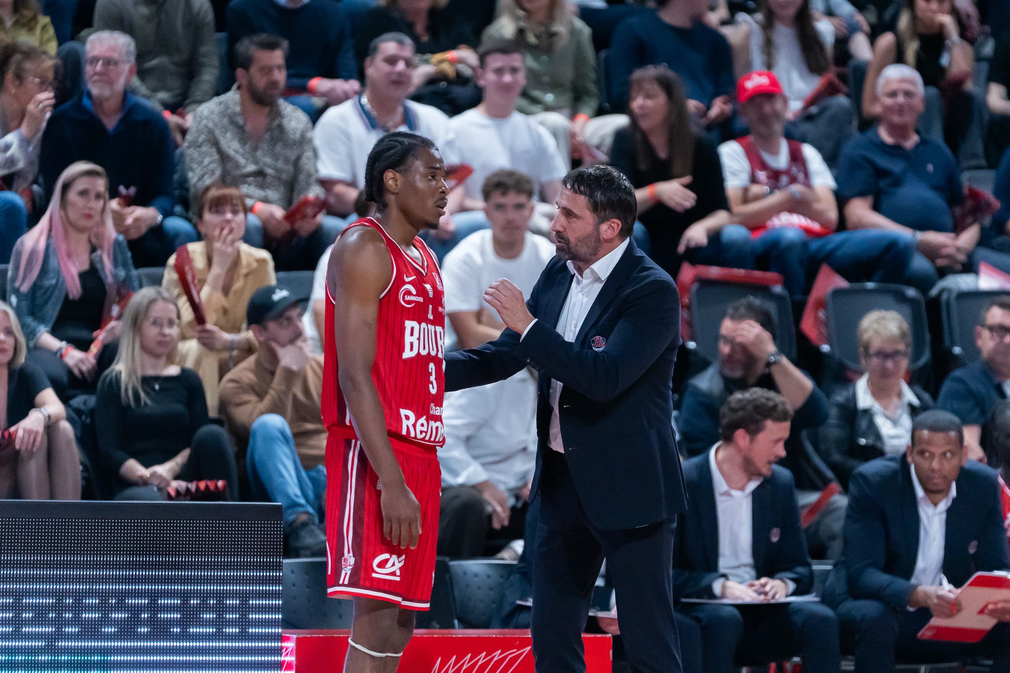 « Très flatteur mais impossible » : Frédéric Fauthoux sollicité par l’Anadolu Efes Istanbul