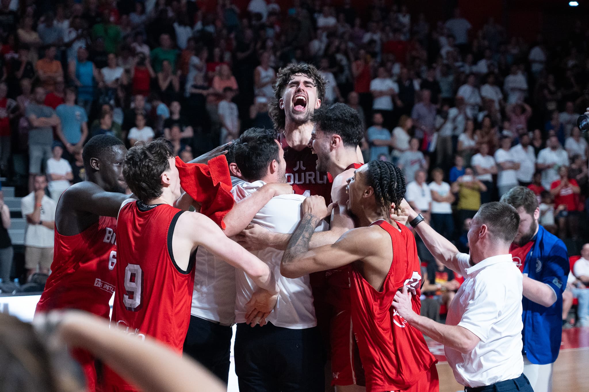 « Les louveteaux » de la JL Bourg dévorent tout : doublé championnat – Trophée du Futur validé !