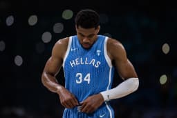 assurance antetokounmpo grèce