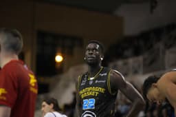 Idrissa Ba reste en Pro B, passant de Champagne Basket à Vichy.