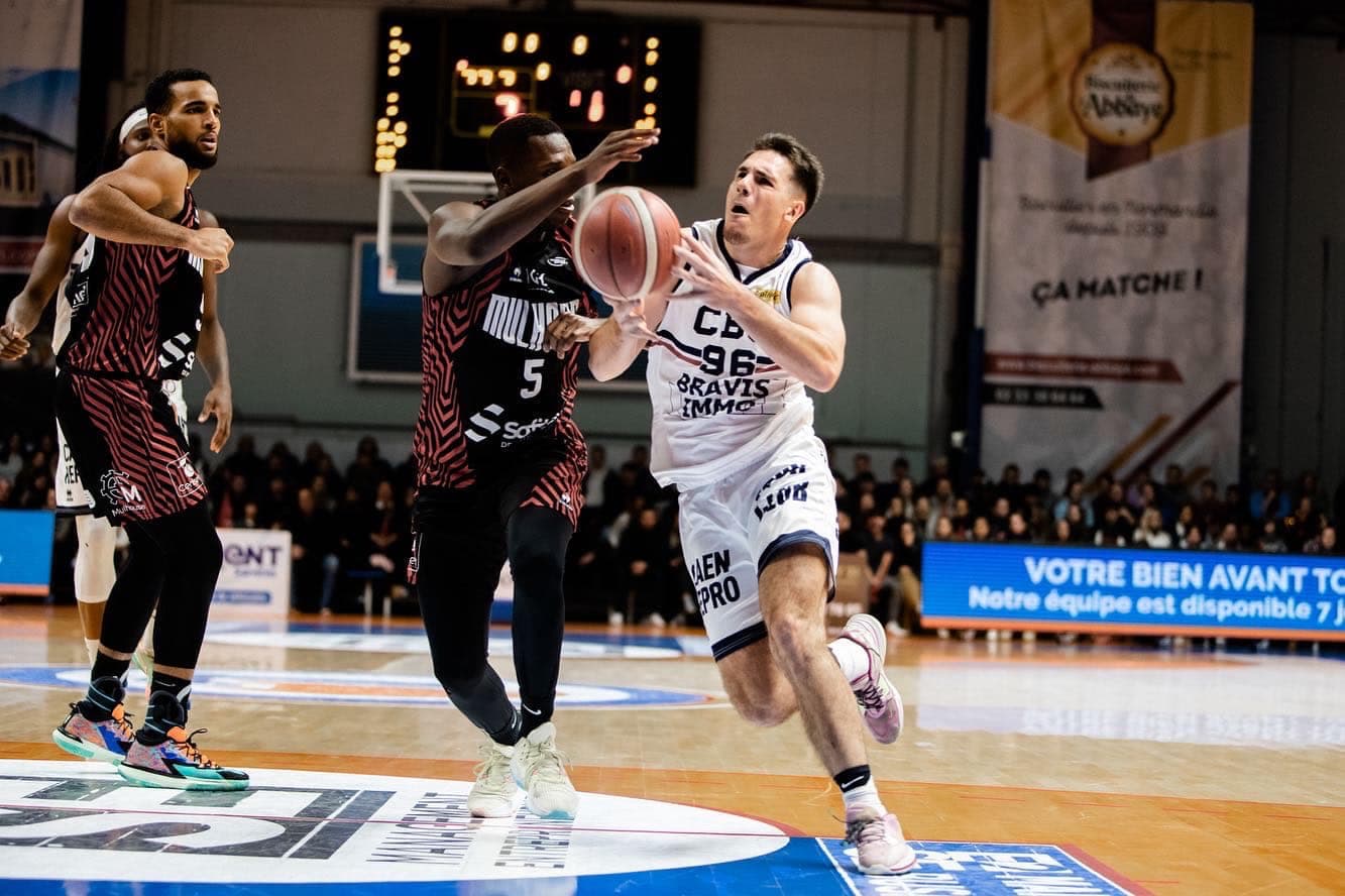 Caen : Yanik Blanc arrêté un mois