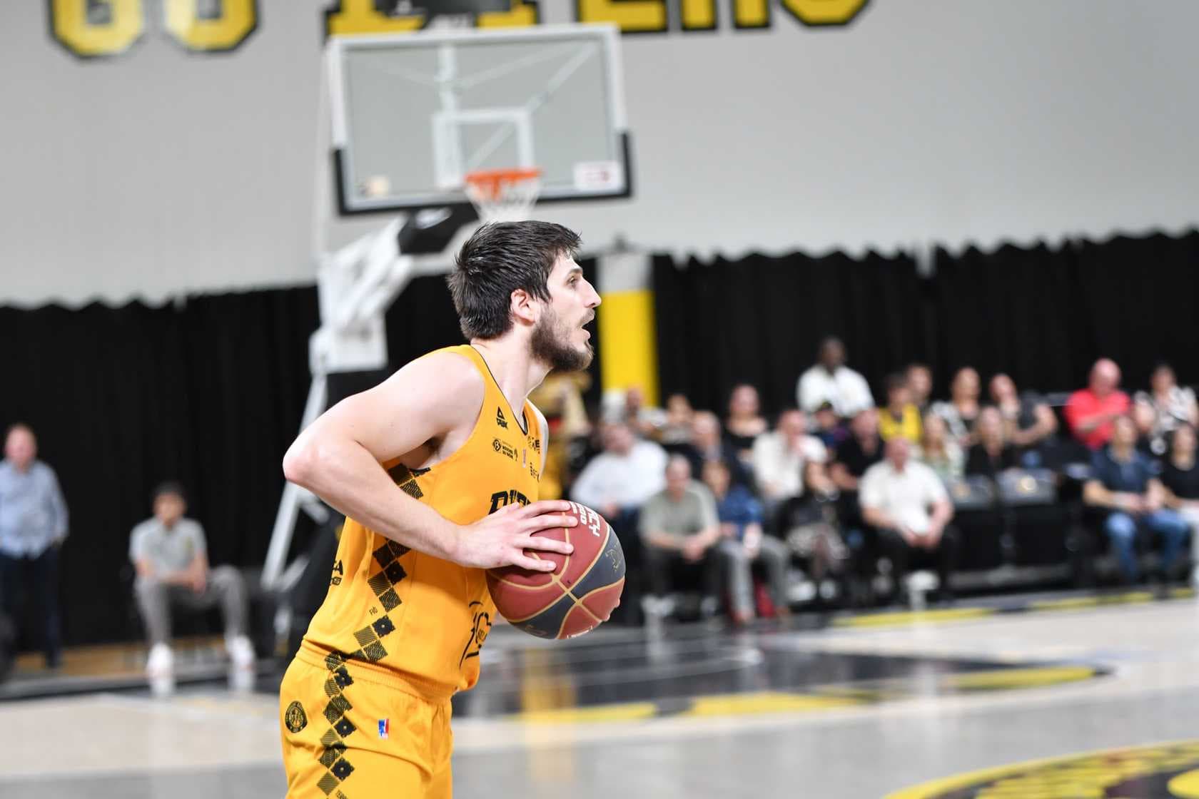 Six mois après sa rupture du tendon d’Achille, Damien Bouquet est de retour avec Fos Provence