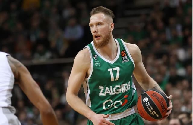 Ignas Brazdeikis officiellement à l’Olympiakos