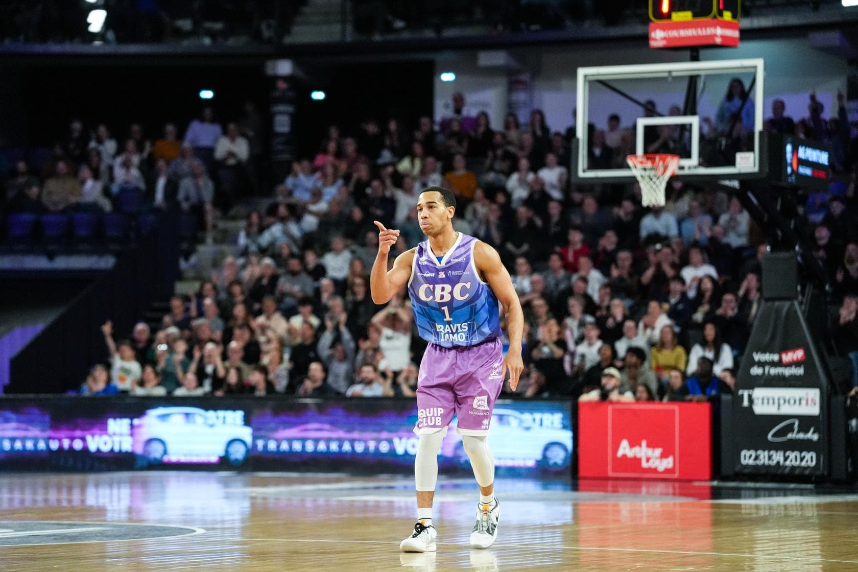 Caen arrache la victoire dans un thriller haletant face à Poitiers