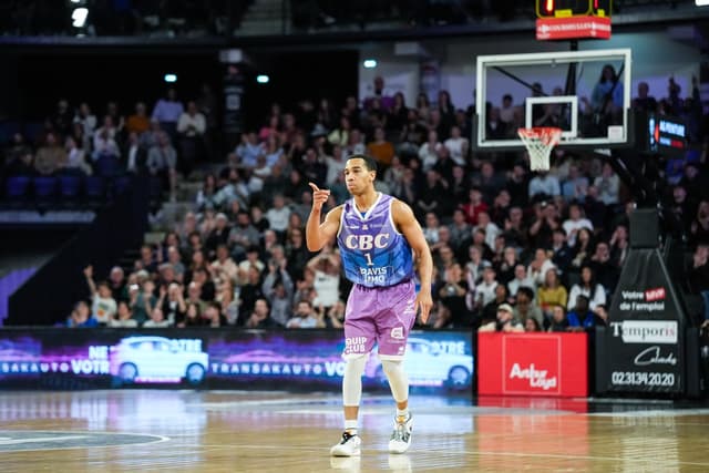 Caen arrache la victoire dans un thriller haletant face à Poitiers