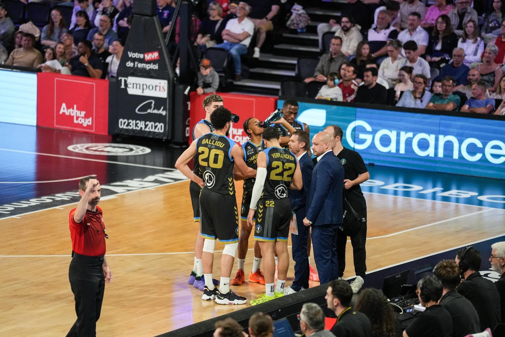 Vincent Dumestre fier du “travail” de Champagne Basket après la qualification à La Rochelle