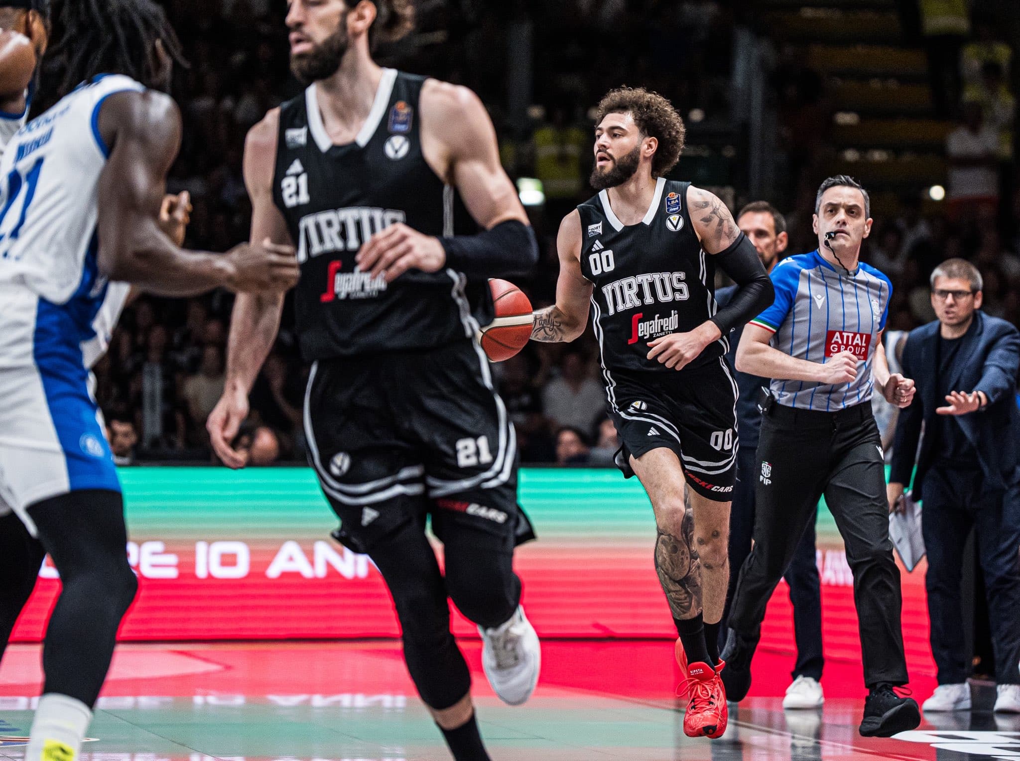 Isaïa Cordinier n’est plus qu’à une victoire de son premier Scudetto avec la Virtus Bologne