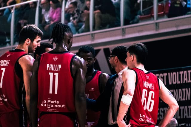 Denain reste en course pour la Leaders Cup en dominant l’Élan Béarnais