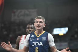 Robin Ducoté est touché au mollet