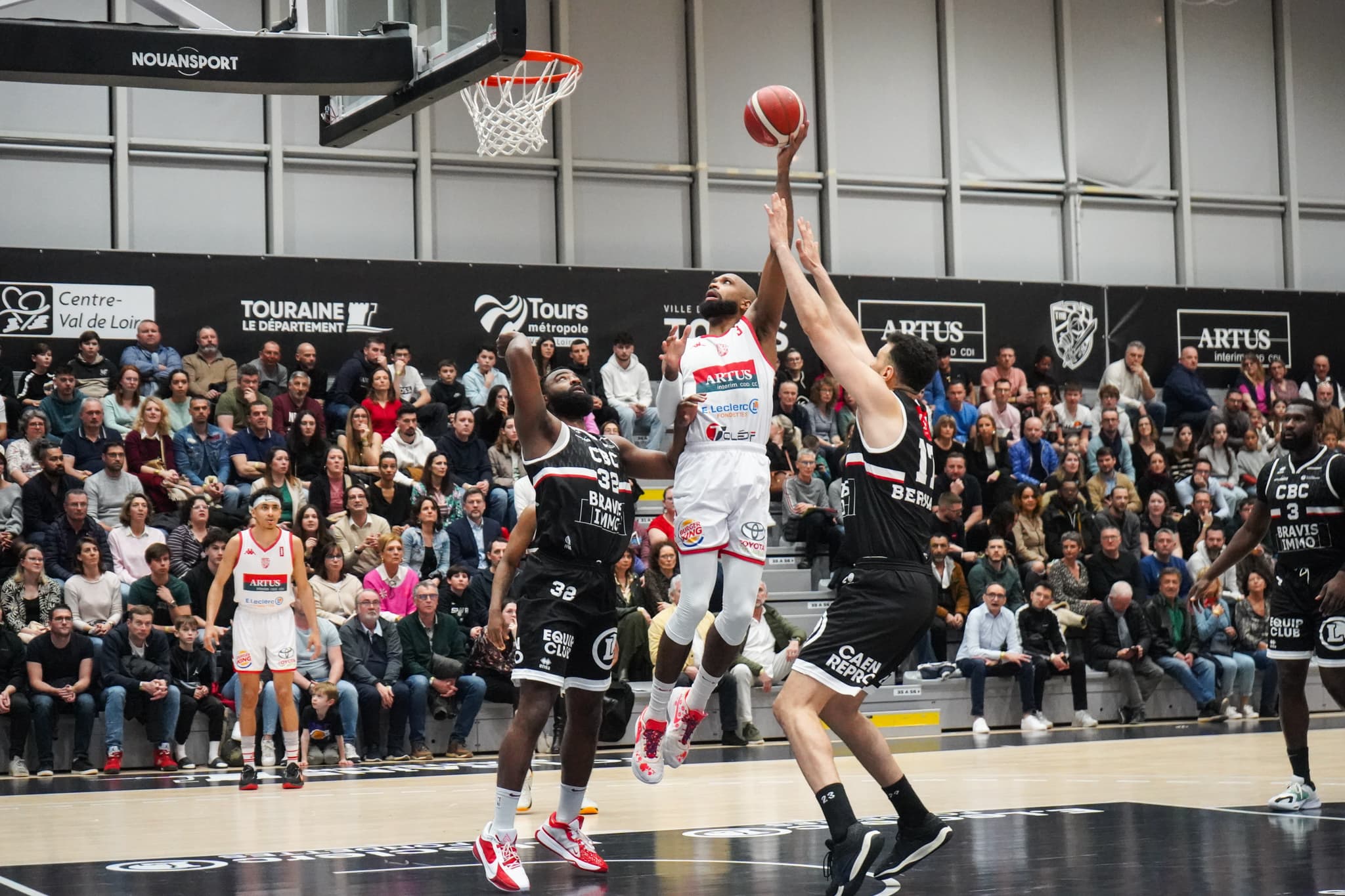 Scott Suggs et Tours stoppent la folle série de Caen et se relancent