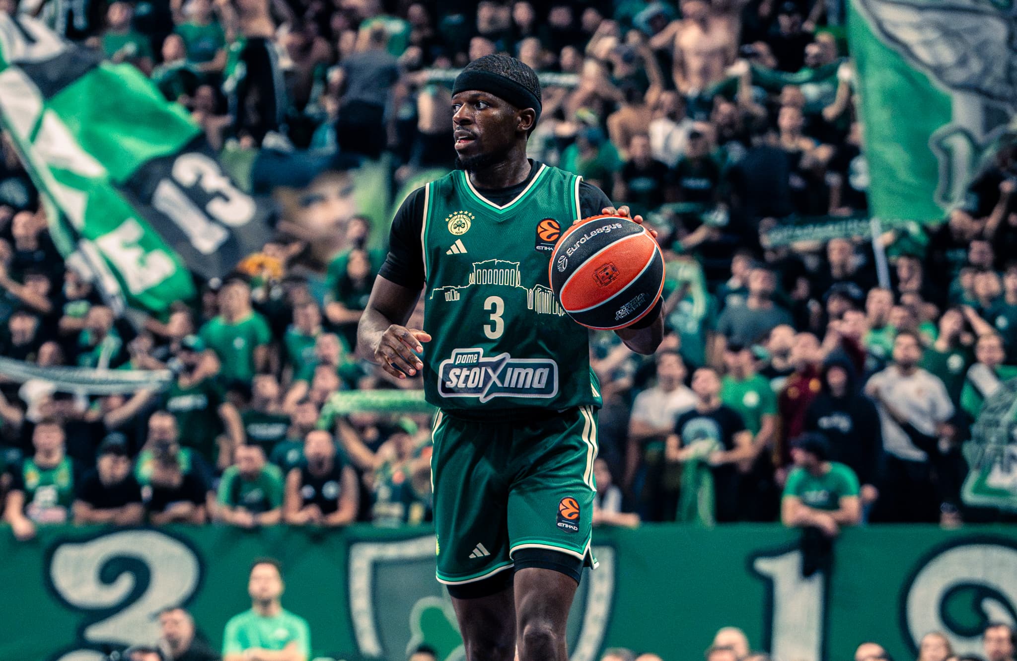 Ce Français est le seul joueur dans le top 3 des points et des passes en EuroLeague en 2026