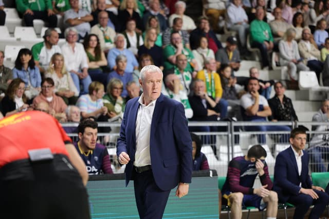 « On ne saura jamais vraiment ce que valait cette équipe » : Laurent Legname quitte le banc de Dijon avec des regrets