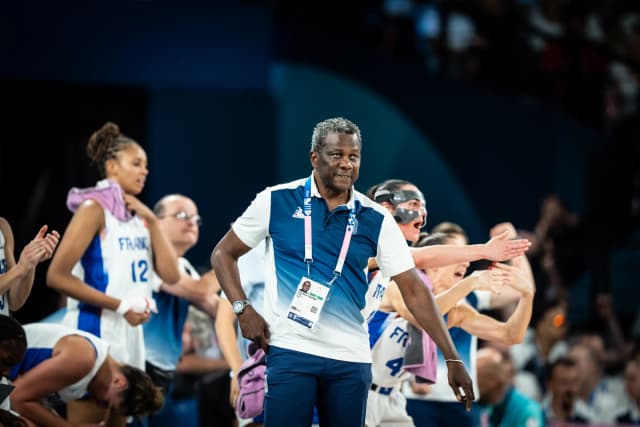 À l’EuroBasket, l’Équipe de France féminine veut “la plus belle des médailles” malgré les absences