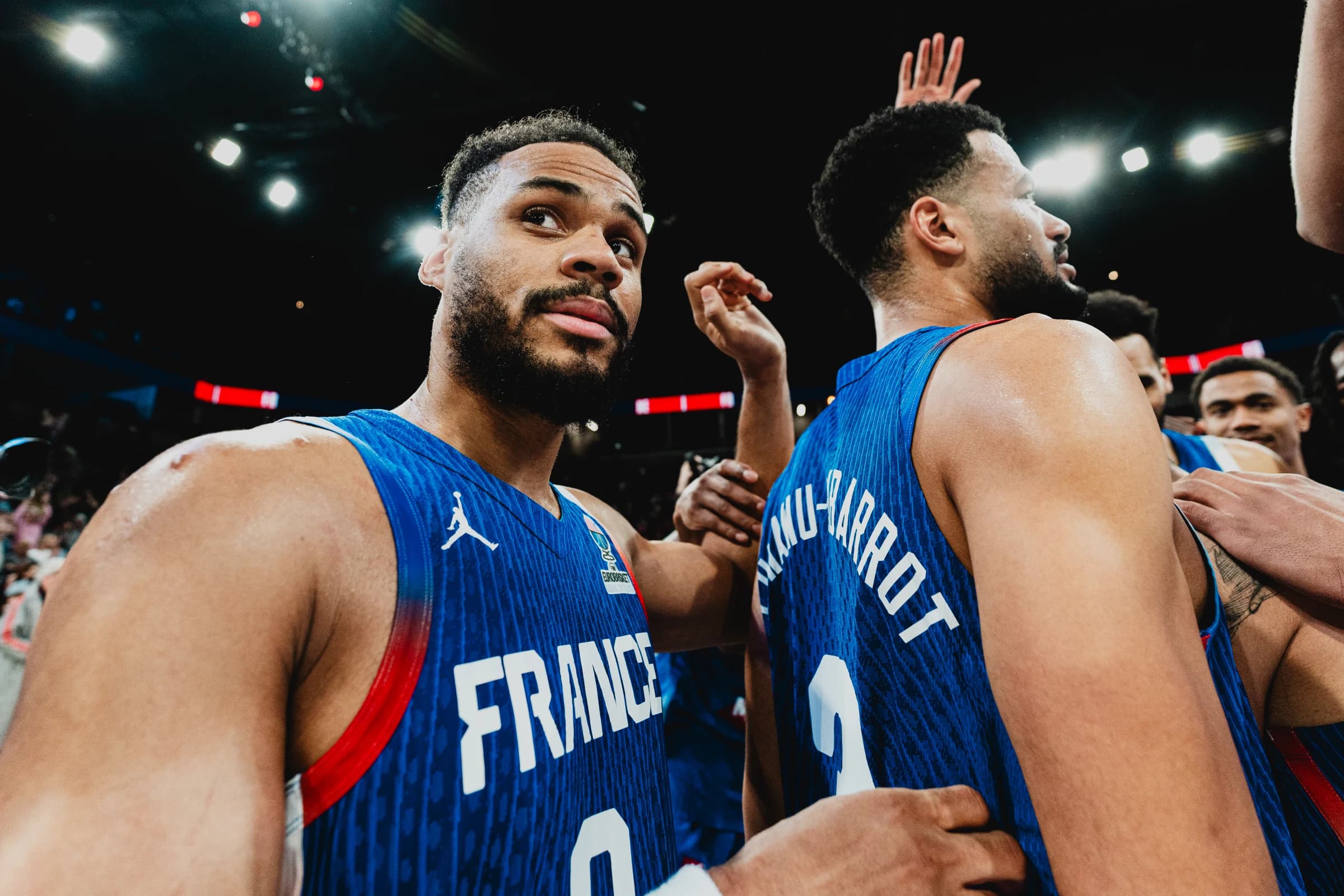 Au lendemain des Bleus, Élie Okobo se blesse au bout de 2 minutes avec Monaco