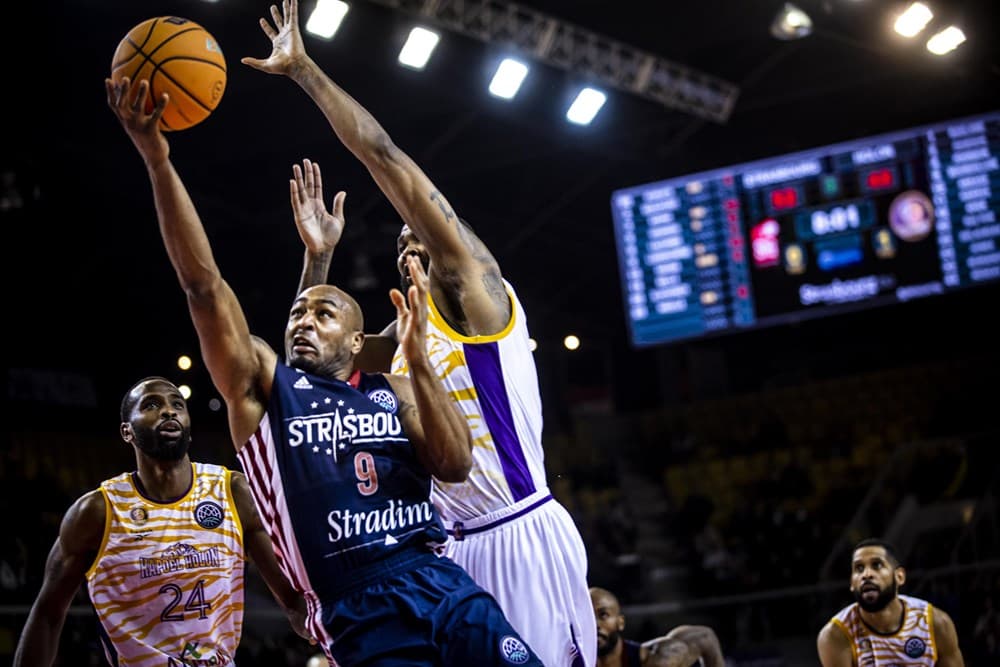 Au terme d&rsquo;un thriller, DeAndre Lansdowne offre la victoire à la SIG pour la 100e en BCL