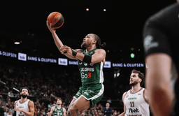 Carsen Edwards a été arrêté en état d'ivresse