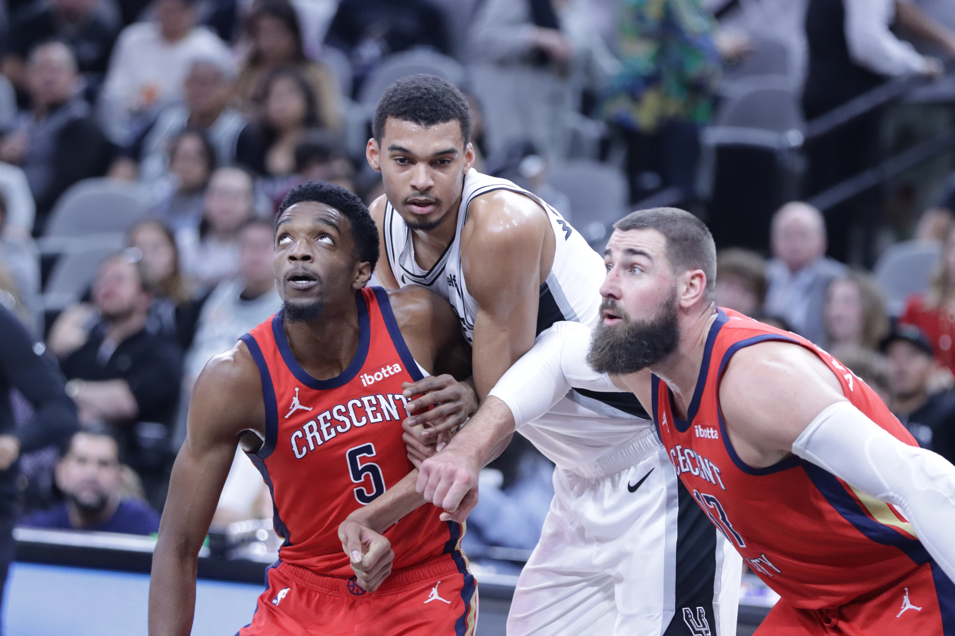 Victor Wembanyama et les Spurs corrigés, Tony Parker honoré