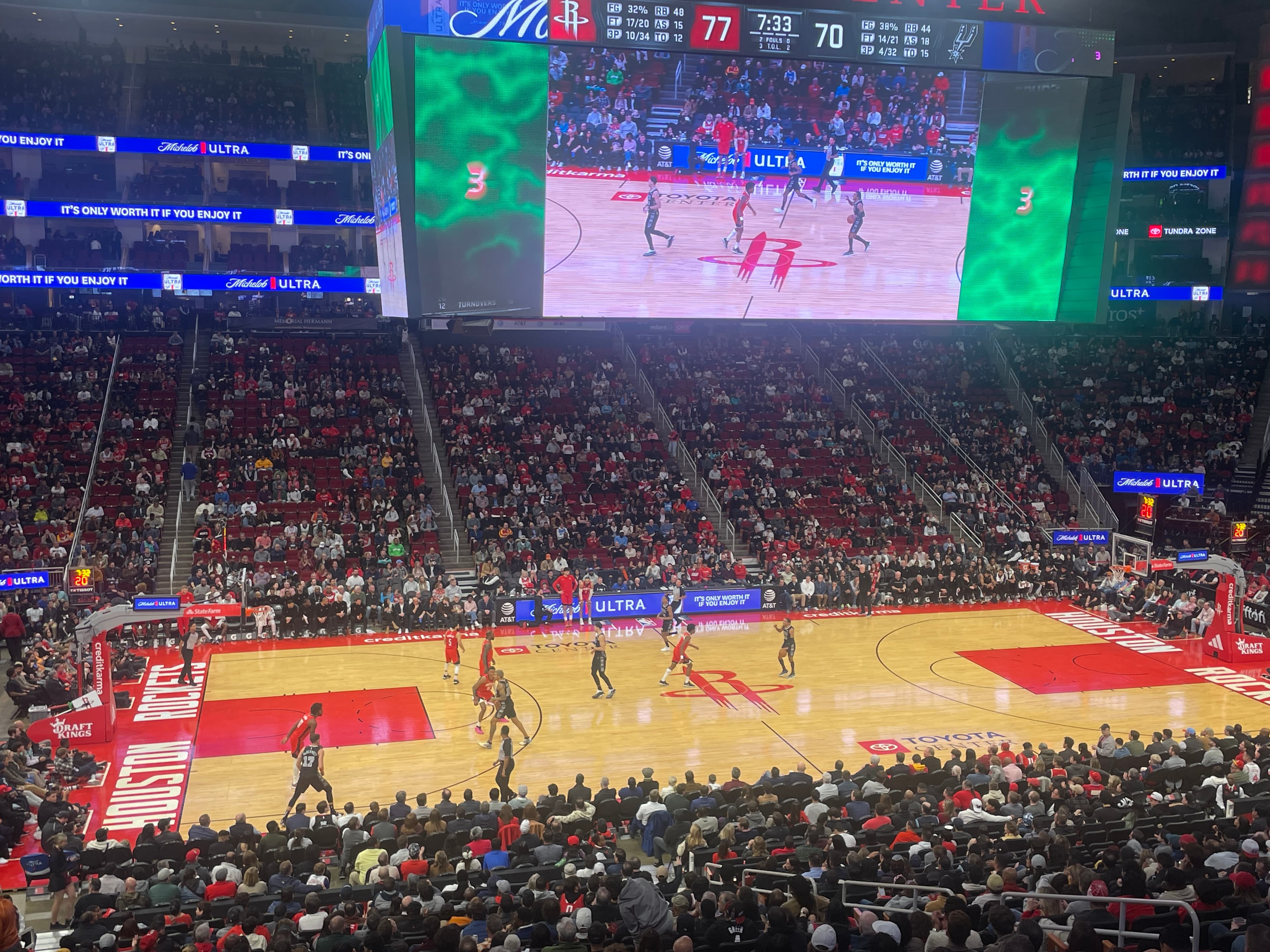 Pire série de défaites pour les Spurs, battus à Houston