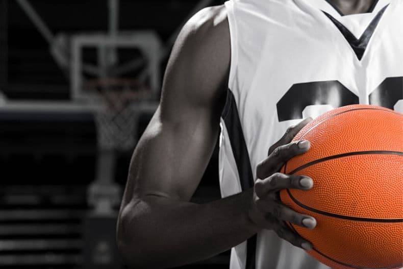 Les entorses/luxations des doigts chez les basketteurs