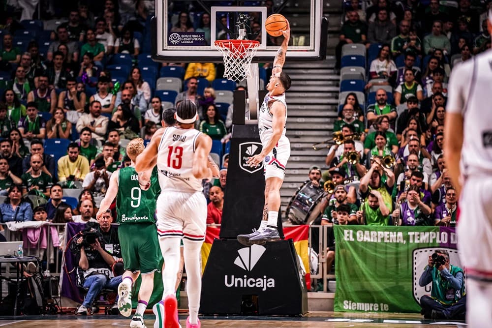 5 minutes après son retour, Nick Johnson (Cholet) rechute à Malaga