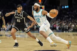 Josh Okogie sous le maillot des Hornets face aux Brooklyn Nets