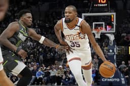Kevin Durant face à Anthony Edwards lors de la rencontre qui opposait les Suns aux Timberwolves