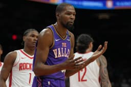 Kevin Durant sous le maillot des Suns face à sa nouvelle équipe : les Houston Rockets
