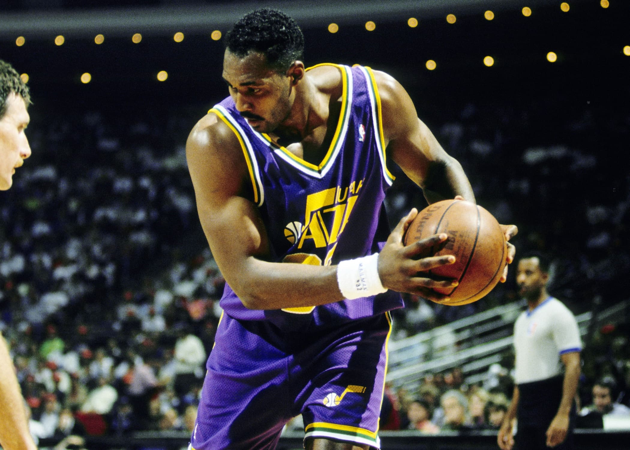 Gloire sur le parquet, scandales en dehors : le double visage troublant de Karl Malone