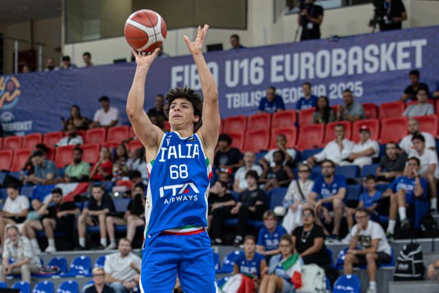 [Vidéo] Le tir à 3-points de l’Italie qui a éliminé l’équipe de France U16 à l’EuroBasket