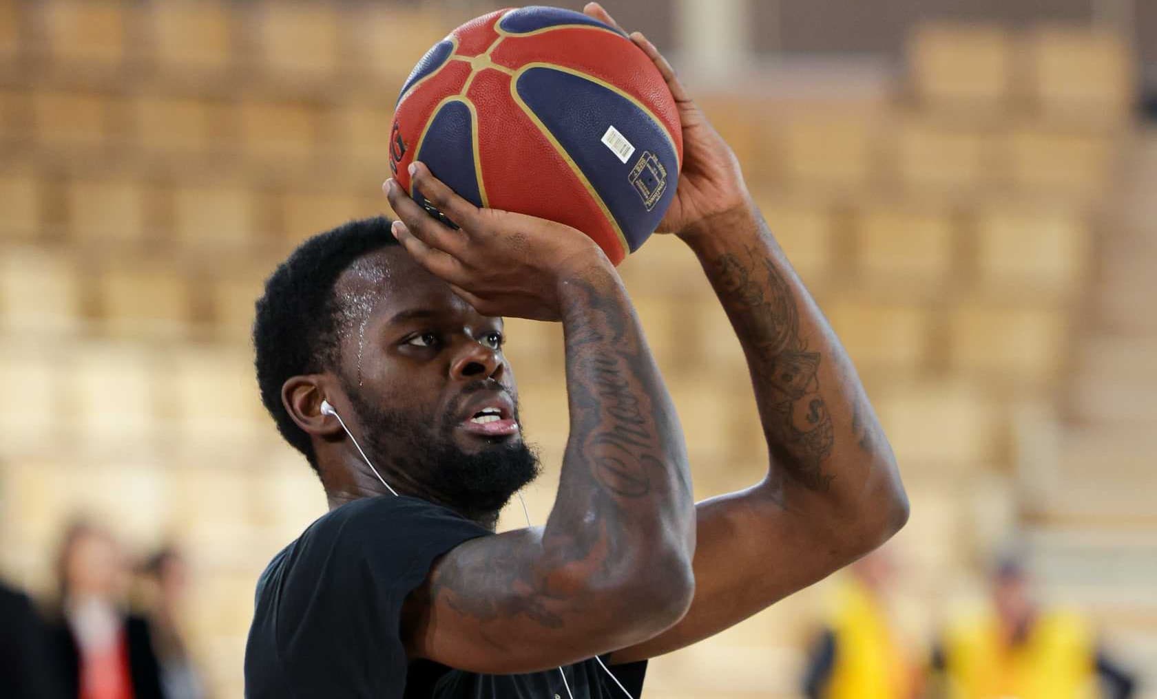 Makoundou brille encore avec un nouveau double-double, mais Fujian plie une nouvelle fois