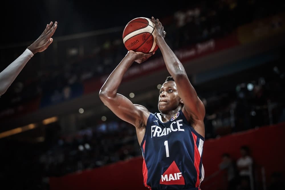 Frank Ntilikina reste à Dallas