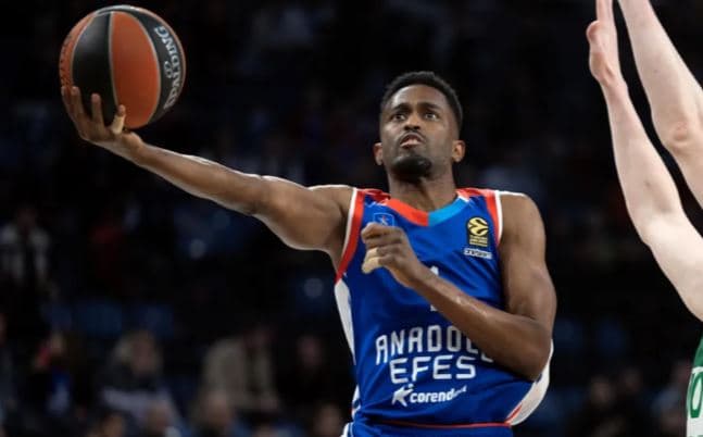 Rodrigue Beaubois (28 points) brille encore avec l&rsquo;Anadolu Efes