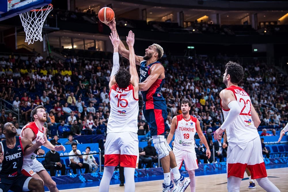 Rudy Gobert hésite à venir à la Coupe du Monde