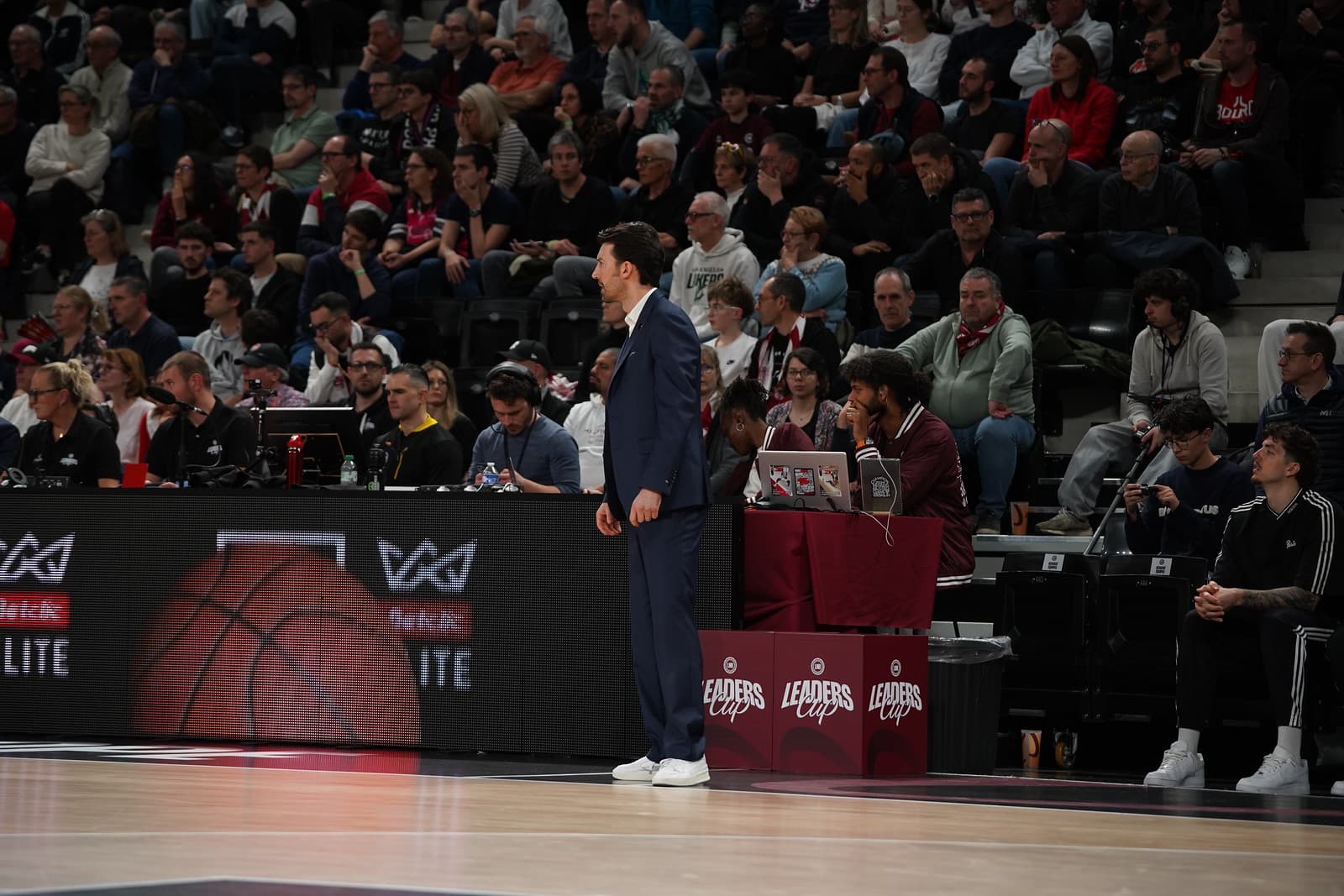 Paris frustré, Tabellini pointe le « langage corporel défaitiste » après l’élimination contre la JL Bourg
