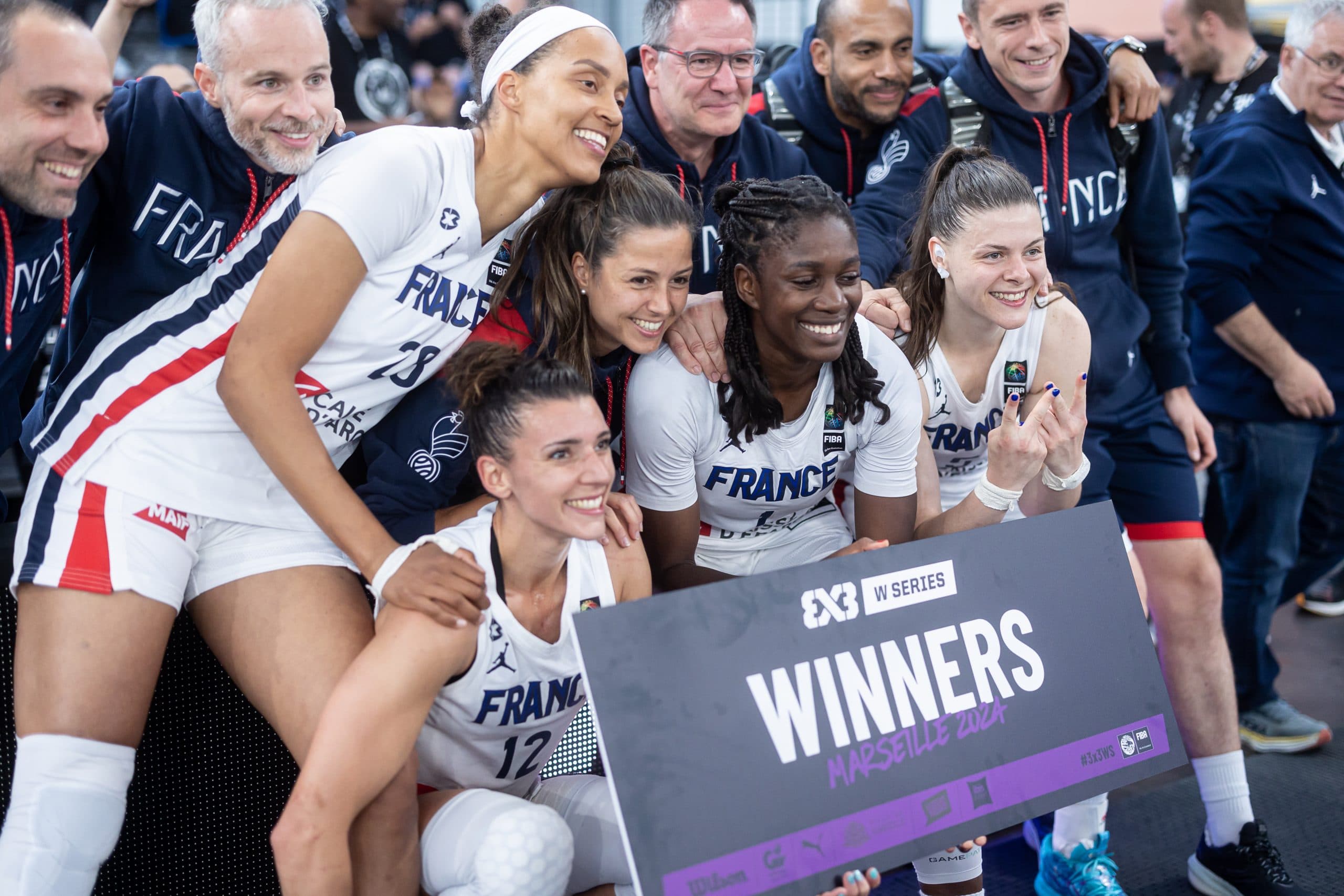 Les Bleues lancent leur saison à Marseille, deux championnes de Basket Landes déjà sur le pont