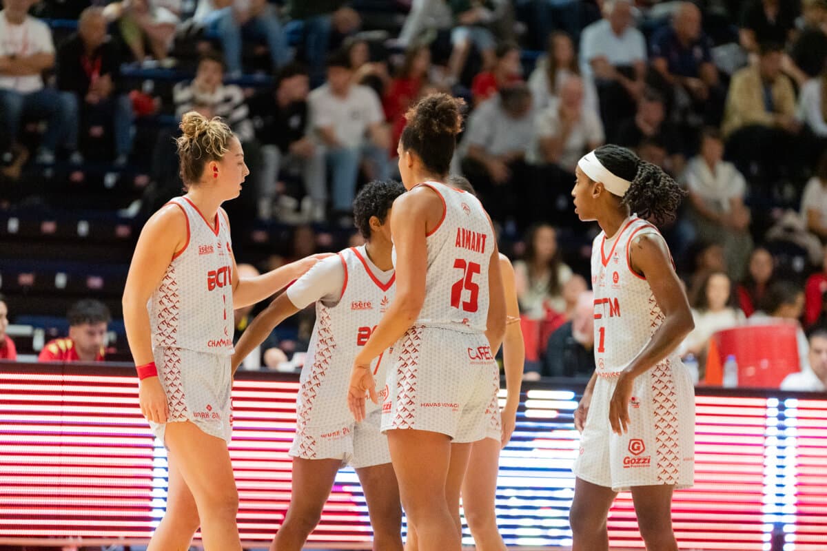 Elena Zemoura, Morgane Armant et Ashunae Durant (La Tronche Meylan) face à Toulouse M.B., La Boulangère Wonderligue, 7 octobre 2026