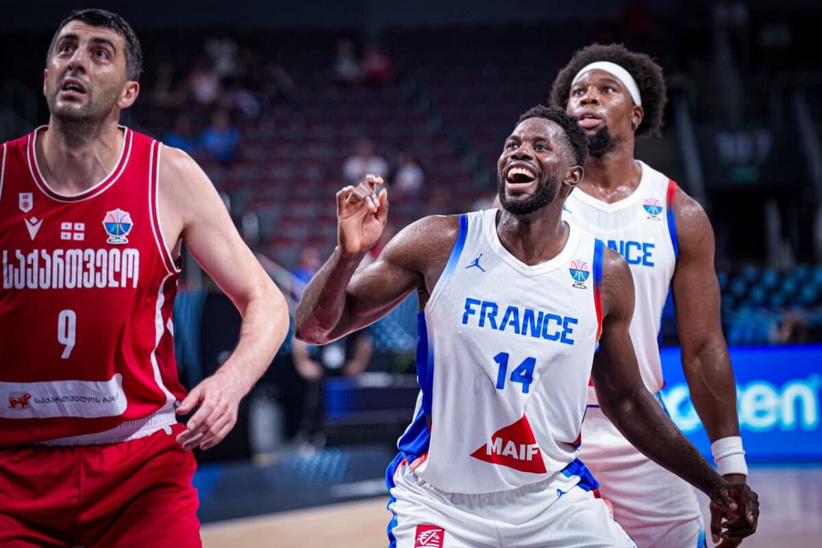 Mouhammadou Jaiteh et Guerschon Yabusele (France) face à Géorgie, EuroBasket, 7 septembre 2025