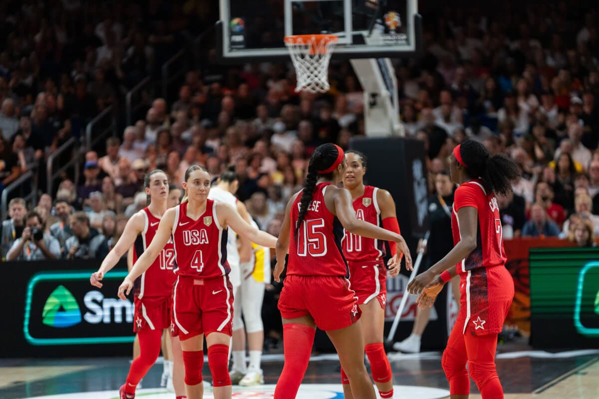 Paige Bueckers, Angel Reese, Caitlin Clark, Napheesa Collier et Kahleah Copper (Etats-Unis (F)) face à Espagne (F), Coupe du Monde Féminine, 12 septembre 2026