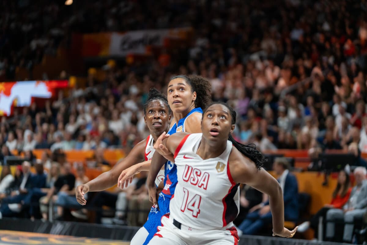 Aliyah Boston (Etats-Unis (F)) face à Janelle Salaün (France (F)), Coupe du Monde Féminine, 13 septembre 2026