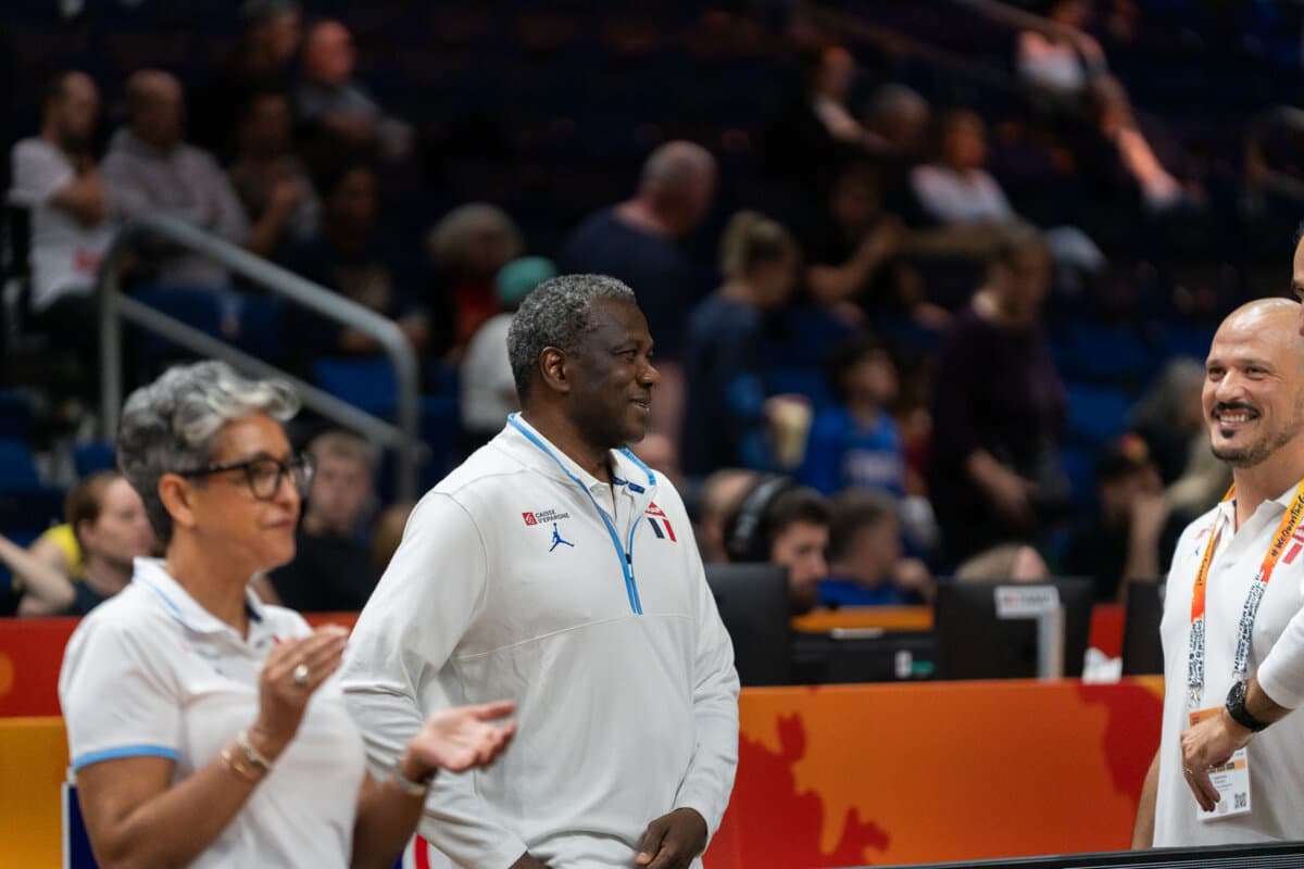 Le coach Jean-Aimé Toupane lors de Etats-Unis (F) - France (F), Coupe du Monde Féminine, 13 septembre 2026
