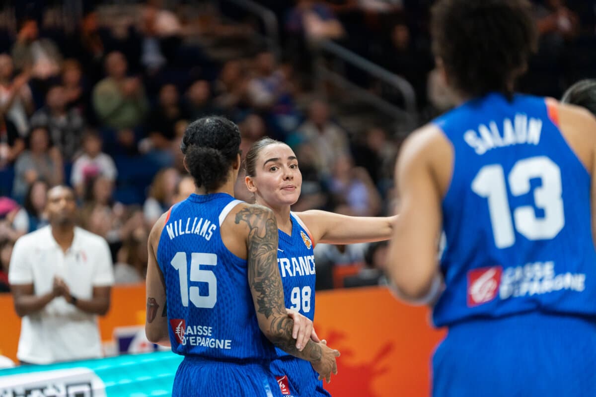 Pauline Astier et Gabby Williams (France (F)) face à Chine (F), Coupe du Monde Féminine, 10 septembre 2026