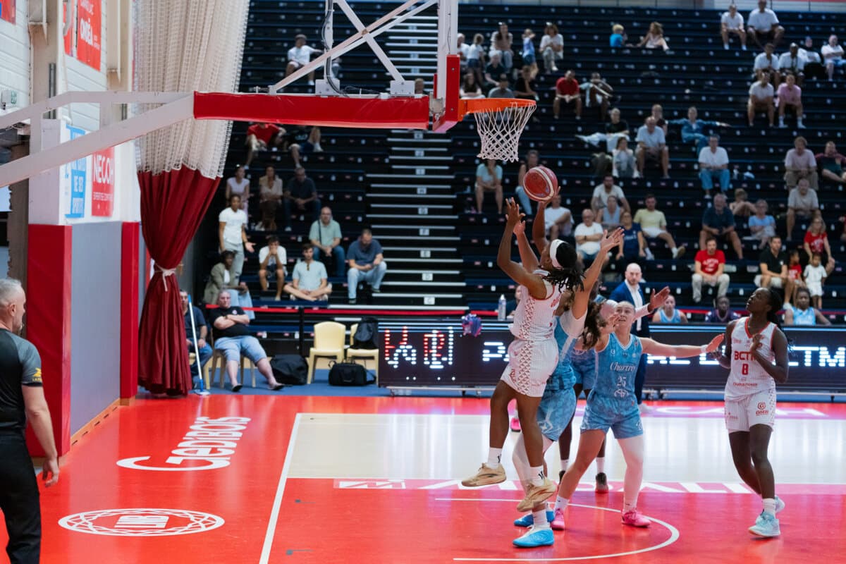 Jasmine Thomas (La Tronche Meylan) face à Chartres Féminin, La Boulangère Wonderligue, 27 septembre 2026
