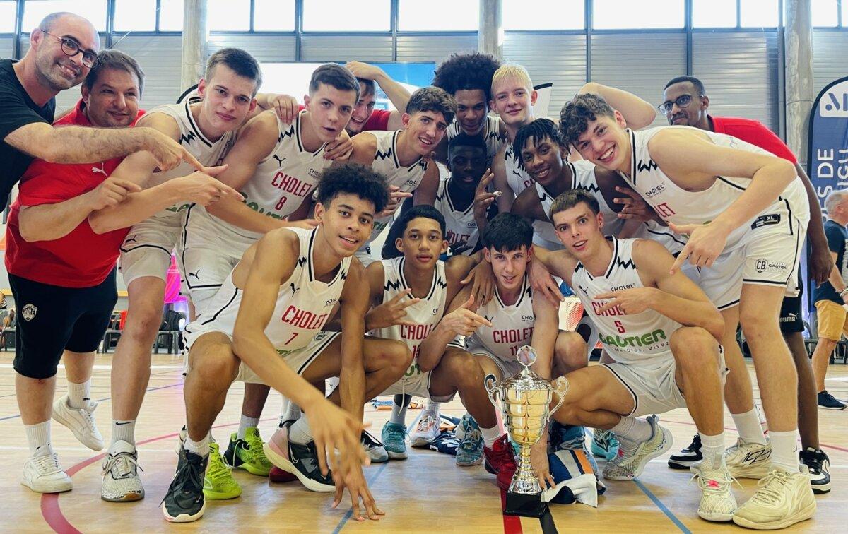 « Un groupe de qualité et homogène » : les U18 de Cholet Basket remportent le tournoi de Montaigu